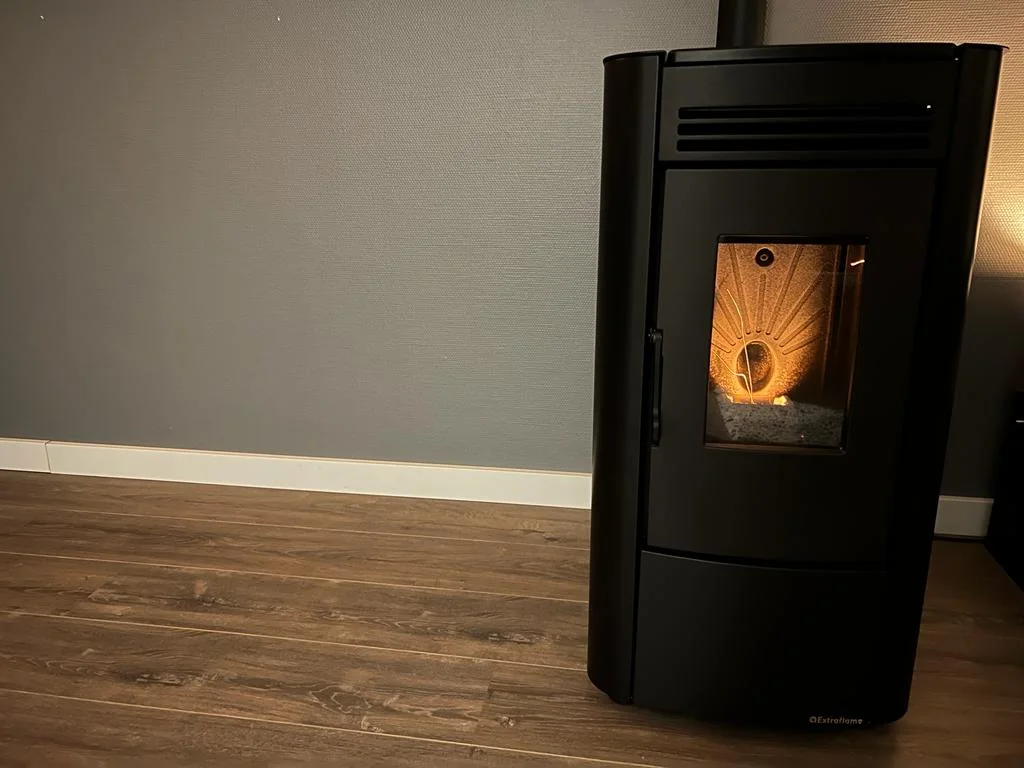 Brandende ExtraFlame pelletkachel